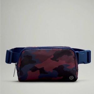 Lululemon Everywhere Belt Bag, NWT Camo